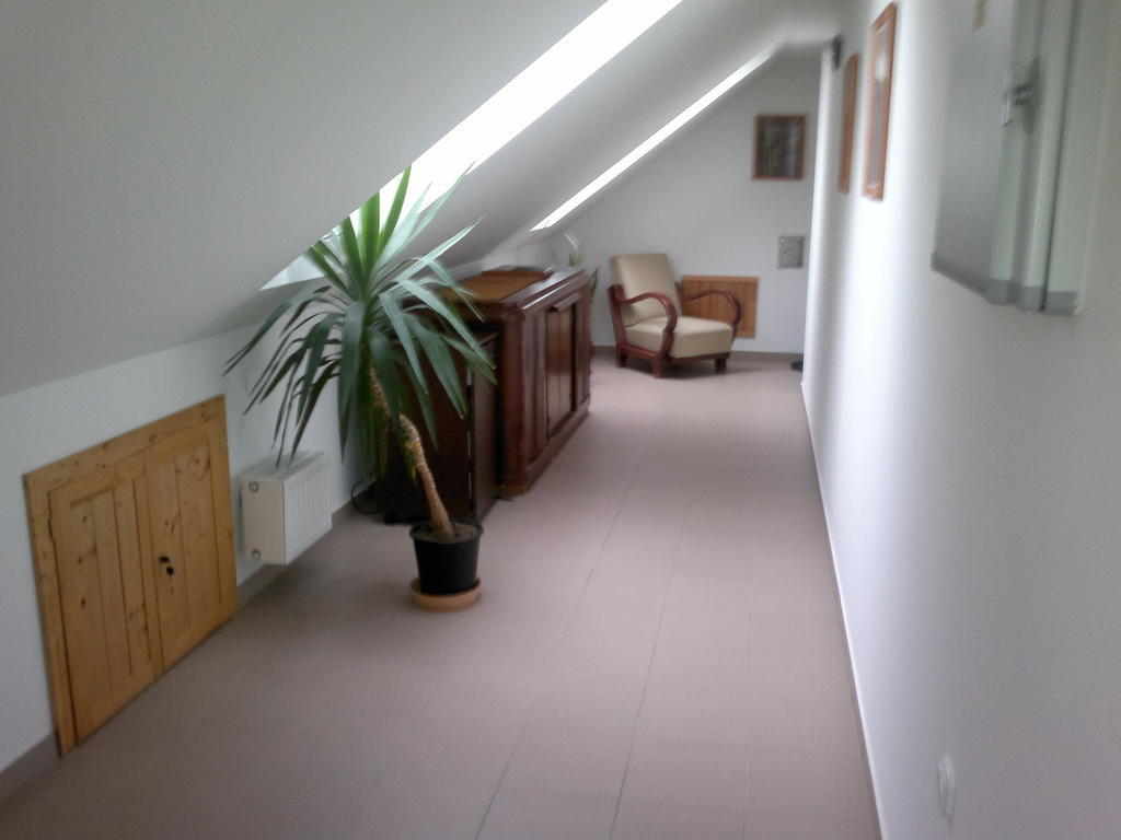 Orszem Fogado Hotel Szalafo ภายนอก รูปภาพ